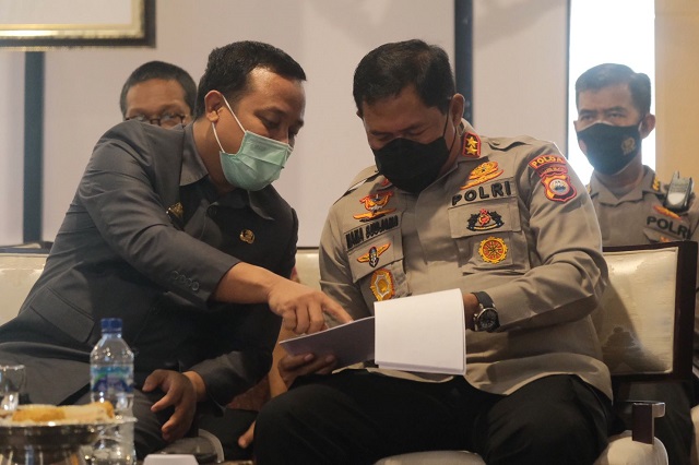 Rakor Awal Tahun, Plt Gubernur Sulsel Komitmen Akselerasi Percepatan Vaksinasi Bersama Forkopimda