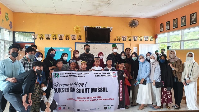 HMI Cabang Makassar Timur Bekerjasama Dinkes Kota Makassar Gelar Sunnat Massal di Kampung Nelayan