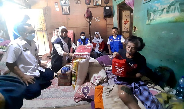 dinas sosial bantu warga kurang mampu