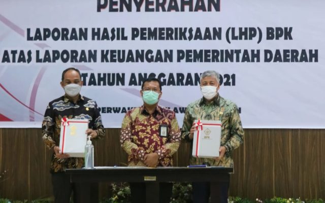 Penyerahan Laporan Hasil Pemeriksaan BPK Tahun 2021