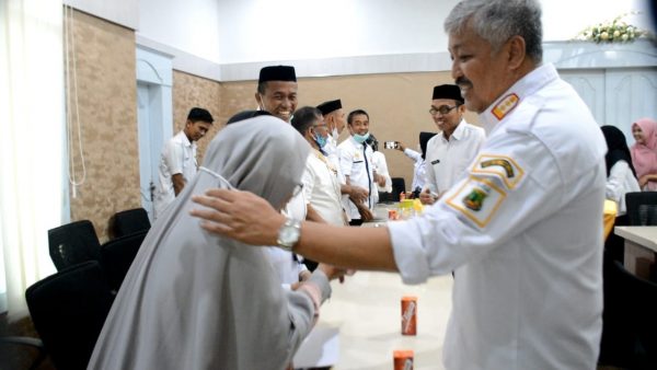 Bupati Pinrang Lepas 19 JCH ASN, Harap Jadi Contoh Jemaah Lain