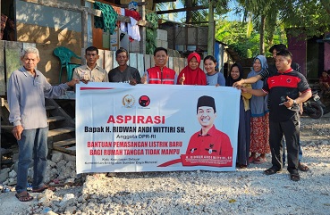 Politisi PDIP Dapil Sulsel Target 120 Rumah di Selayar Dapat Bantuan Pemasangan Listrik
