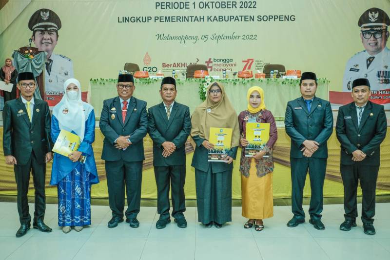BKPSDM Soppeng Memberikan penganugerahan tanda kehormatan satyalancana karya satya.