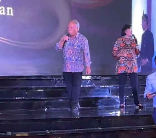 Menteri PUPR Duet Menteri Keuangan Menyanyi