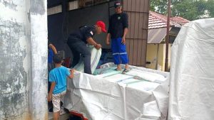 Gubernur Sulsel Salurkan Bantuan Untuk Korban Terdampak Bencana di Takalar