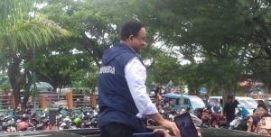 Anies Baswedan Menyapa Warga Makassar