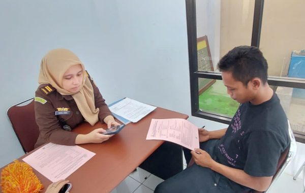 Polda Sulsel Serahkan Pelaku Bom Ikan ke Kejari Selayar