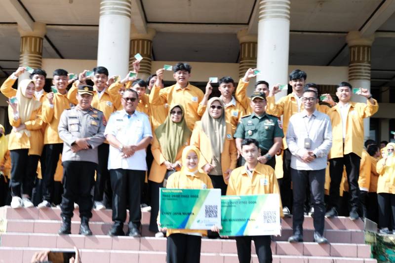 Wabup Hadiri Pelepasan Mahasiswa KKN Tamatik Universitas Lamappapoleonro