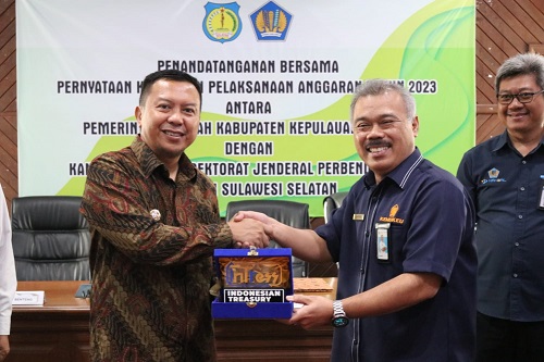 Tingkatkan Kualitas Pengelolaan Keuangan, Bupati Selayar Teken MoU dengan Kakanwil Pajak