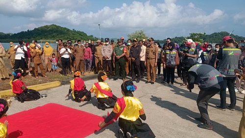 Baksos Dochtor Share di Jampea Selayar Dihadiri Pejabat