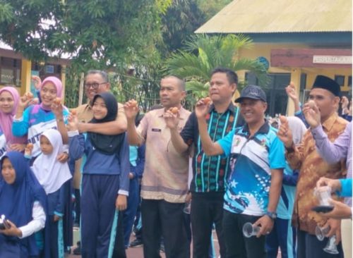 Wabup Soppeng Hadiri Kegiatan Makan Telur Generasi Emas 2045 di Lalabata