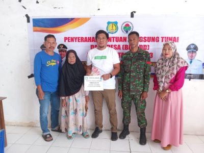 Kepala Desa Harapan Salurkan Bantuan BLT