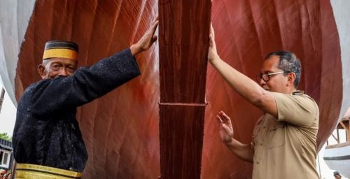 Danny Pomanto Luncurkan Kapal Pinisi Legendaris, Diberi Nama "Adama dan Tungguma"