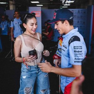 Potret Nikita Mirzani saat di Sirkuit Mandalika