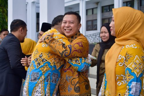 Basli Ali-Saiful Arif Pamit, Tangis Haruh Pecah di Halaman Kantor Bupati Selayar