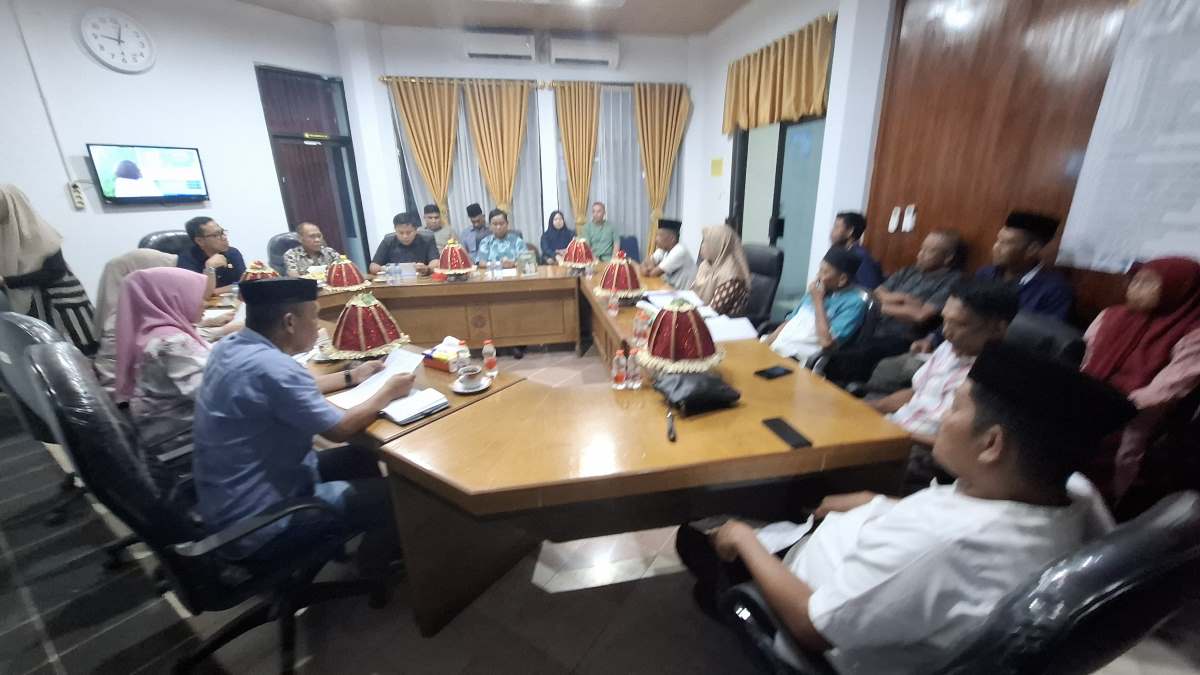 35 staff pdam selayar somasi dprd