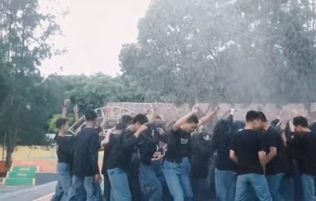 Perpisahan Sederhana, Euforia Luar Biasa! SMA 2 Selayar Viral di TikTok