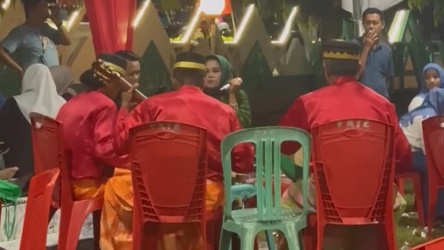 Peserta Lomba Domino di Pelantaran Kantor DPRD Selayar Dihibur Lagu Batti-Batti