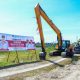 Gubernur Sulawesi Selatan Andi Sudirman Sulaiman menyerahkan satu unit alat berat jenis excavator long arm