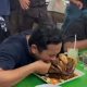Bikin Melongo! Lian Men Lahap 1,5 Kg Kepala Kambing dalam 83 Detik