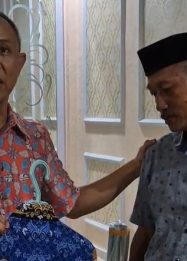 Tak Punya Seragam saat Pelantikan PPPK Paruh Waktu, Munir Diundang ke Rujab Bupati Selayar