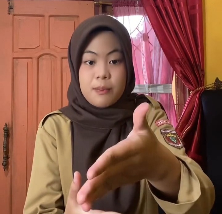 Sentilan Remaja dan Asap di Jalan Raya