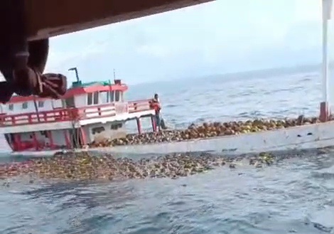 Detik-detik Kapal Pengangkut Tabung Gas Tenggelam di Perairan Tanaberu Bulukumba