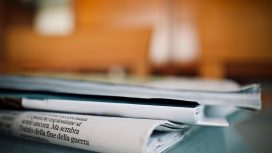 Wajah Ganda Teori Politik