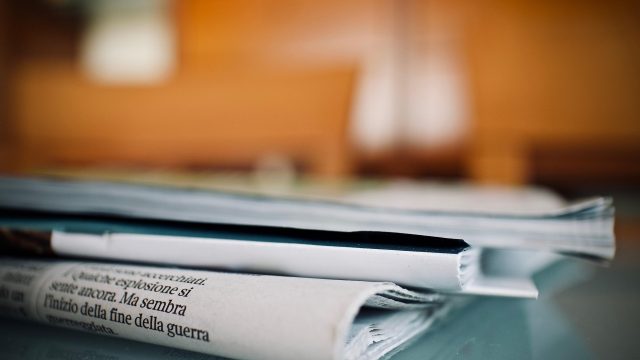 Wajah Ganda Teori Politik