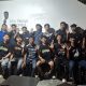 Momen foto bersama komunitas motor TP5 Sulawesi saat berkunjung ke teras BUKABACA, Jumat (29/5) malam.