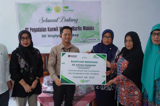 PT Pegadaian Kanwil VI Sulselbar Maluku menyalurkan bantuan material bangunan senilai Rp100 juta untuk renovasi gedung dan pagar SD Aisyiyah Pangkep, Sulsel. (Humas Pegadaian)