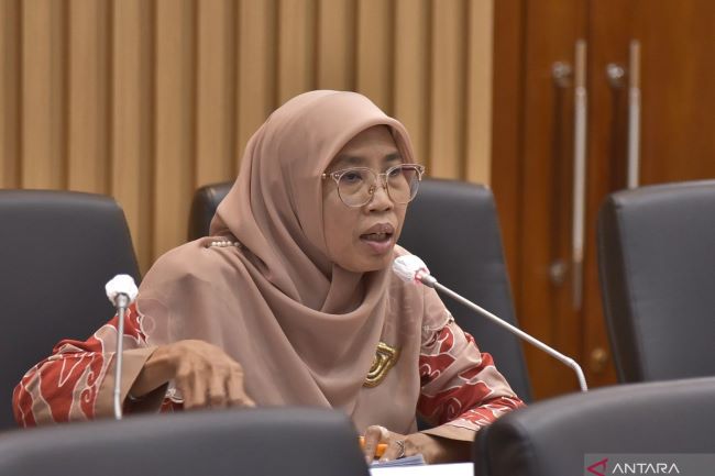 Anggota Komisi IX DPR RI Netty Prasetiyani Aher bukabaca
