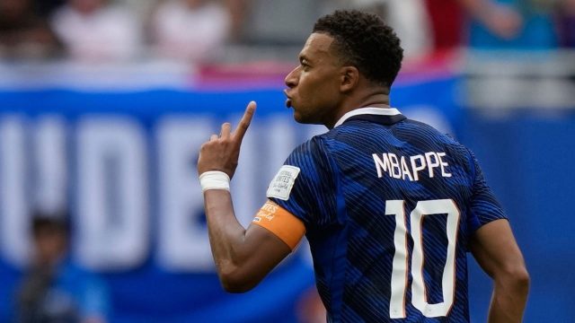 Kylian Mbappe kembali menegaskan statusnya sebagai salah satu penyerang terbaik dunia setelah keluar sebagai top skor Piala Dunia 2026 dengan koleksi 10 gol. (foto/google)