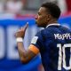 Kylian Mbappe kembali menegaskan statusnya sebagai salah satu penyerang terbaik dunia setelah keluar sebagai top skor Piala Dunia 2026 dengan koleksi 10 gol. (foto/google)