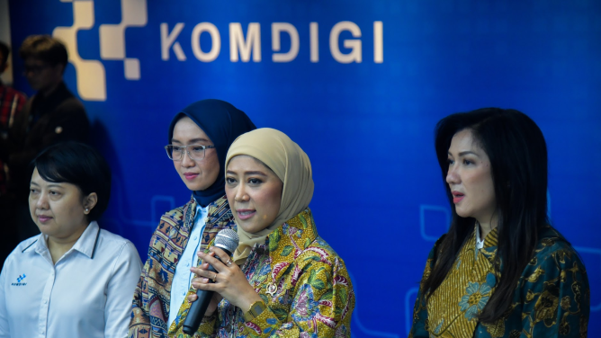 Menkomdigi Bilang Rekam Orang di Tempat Umum Tanpa Izin Tetap Melanggar UU PDP