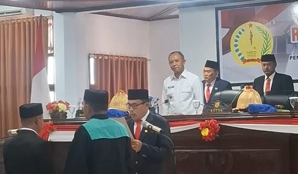 Politisi PDIP Tamrin S Resmi Kuasai Kursi Dewan Awiluddin Sihak
